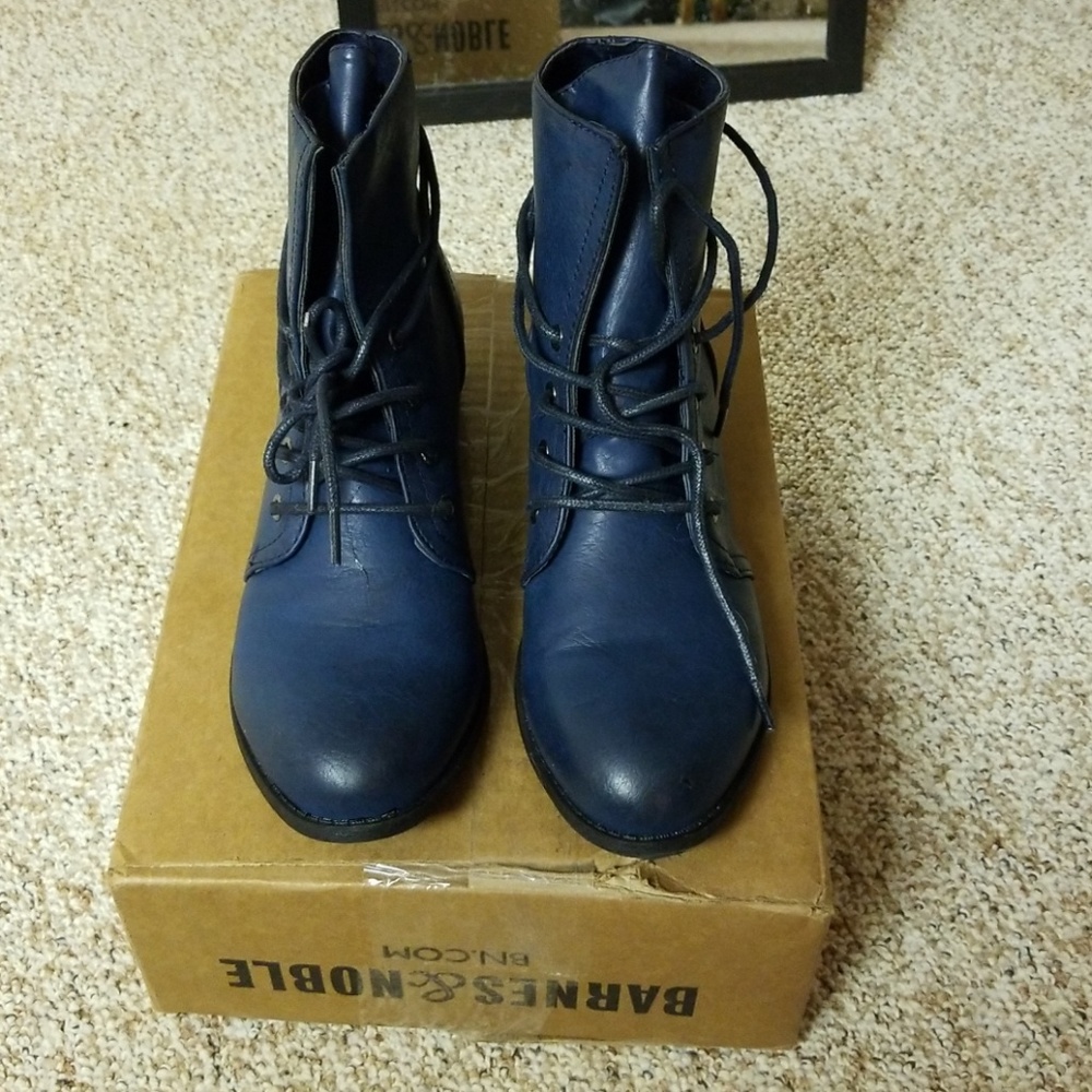 Sale! Navy Ankle Boots, size 9